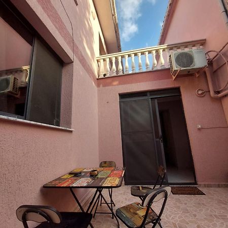 Gex Guest House Tirana Exterior foto