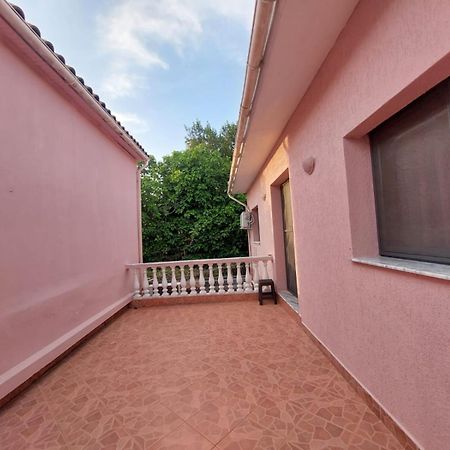 Gex Guest House Tirana Exterior foto