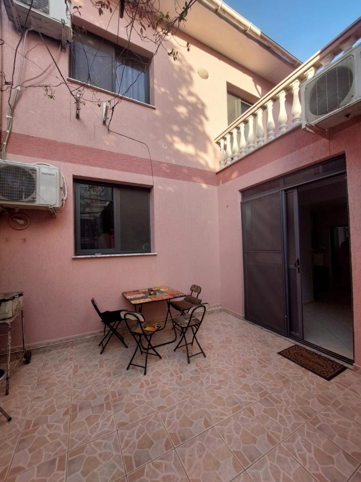 Gex Guest House Tirana Exterior foto